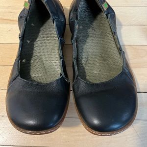 El Naturalista Black Leather Ballet Flats Women's Size 39